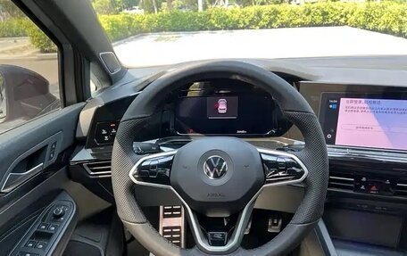 Volkswagen Golf VIII, 2021 год, 1 800 077 рублей, 10 фотография