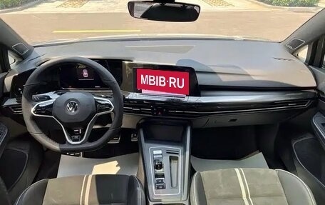 Volkswagen Golf VIII, 2021 год, 1 800 077 рублей, 9 фотография