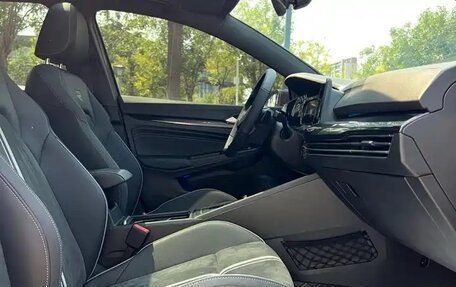 Volkswagen Golf VIII, 2021 год, 1 800 077 рублей, 24 фотография