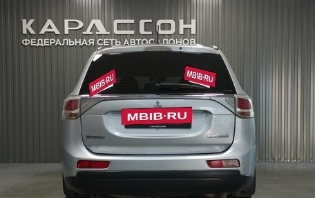 Mitsubishi Outlander III рестайлинг 3, 2013 год, 1 235 000 рублей, 4 фотография