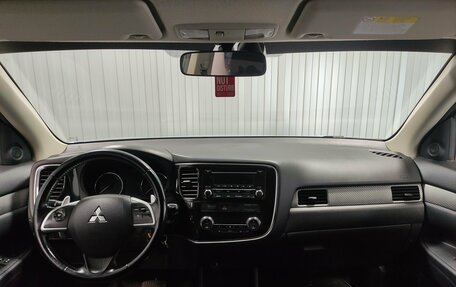 Mitsubishi Outlander III рестайлинг 3, 2013 год, 1 235 000 рублей, 8 фотография