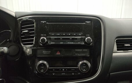 Mitsubishi Outlander III рестайлинг 3, 2013 год, 1 235 000 рублей, 12 фотография