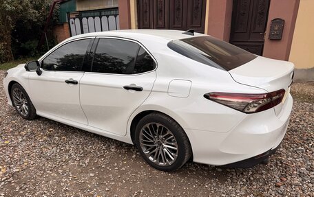 Toyota Camry, 2018 год, 3 200 000 рублей, 2 фотография