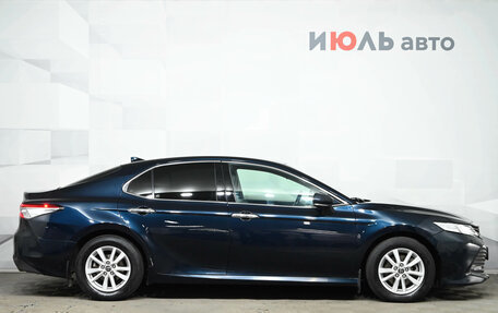 Toyota Camry, 2018 год, 2 650 000 рублей, 9 фотография