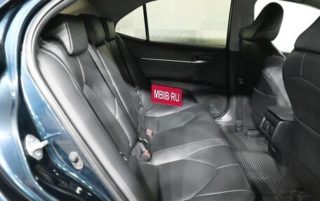Toyota Camry, 2018 год, 2 650 000 рублей, 10 фотография