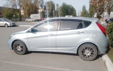Hyundai Solaris II рестайлинг, 2011 год, 650 000 рублей, 3 фотография