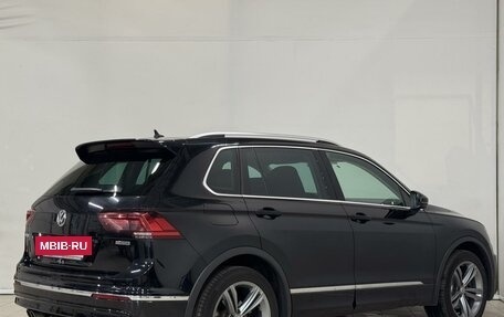 Volkswagen Tiguan II, 2018 год, 2 399 000 рублей, 6 фотография