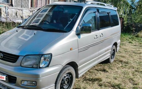 Toyota Lite Ace IV, 2001 год, 600 000 рублей, 3 фотография