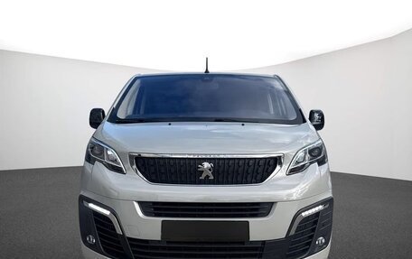Peugeot Traveller I, 2022 год, 3 980 000 рублей, 3 фотография