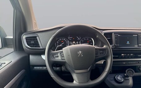 Peugeot Traveller I, 2022 год, 3 980 000 рублей, 6 фотография