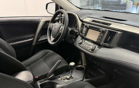 Toyota RAV4, 2013 год, 1 890 000 рублей, 14 фотография