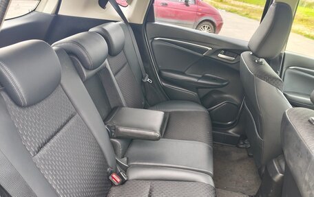 Honda Fit III, 2014 год, 900 000 рублей, 6 фотография