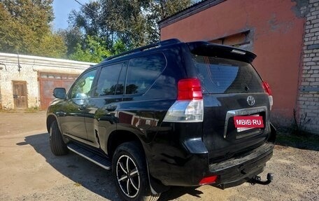 Toyota Land Cruiser Prado 150 рестайлинг 2, 2010 год, 3 075 000 рублей, 3 фотография