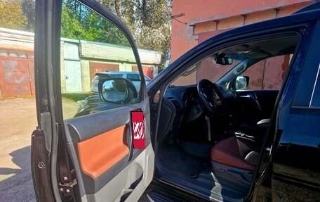 Toyota Land Cruiser Prado 150 рестайлинг 2, 2010 год, 3 075 000 рублей, 9 фотография