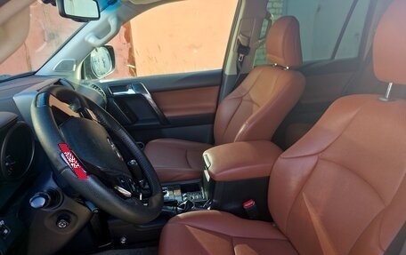 Toyota Land Cruiser Prado 150 рестайлинг 2, 2010 год, 3 075 000 рублей, 14 фотография