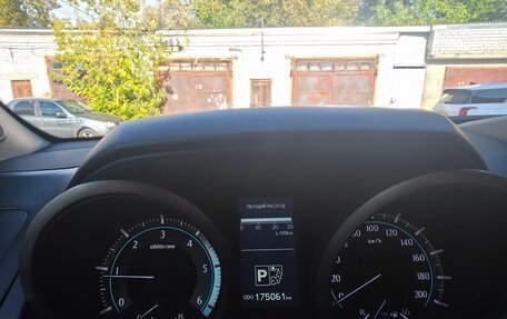 Toyota Land Cruiser Prado 150 рестайлинг 2, 2010 год, 3 075 000 рублей, 16 фотография