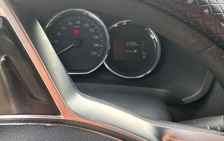 Renault Logan II, 2019 год, 450 000 рублей, 4 фотография