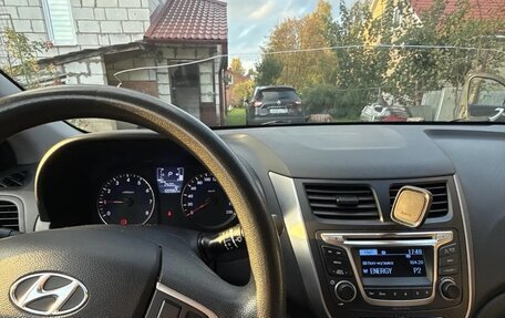 Hyundai Solaris II рестайлинг, 2015 год, 980 000 рублей, 9 фотография