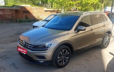 Volkswagen Tiguan II, 2019 год, 3 000 000 рублей, 5 фотография