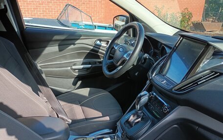 Ford Kuga III, 2014 год, 900 000 рублей, 17 фотография