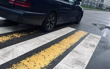 Mercedes-Benz E-Класс, 2000 год, 430 000 рублей, 3 фотография