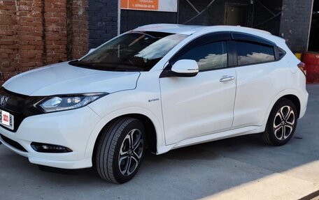 Honda Vezel, 2017 год, 1 680 000 рублей, 2 фотография