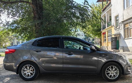 KIA Rio III рестайлинг, 2013 год, 700 000 рублей, 3 фотография