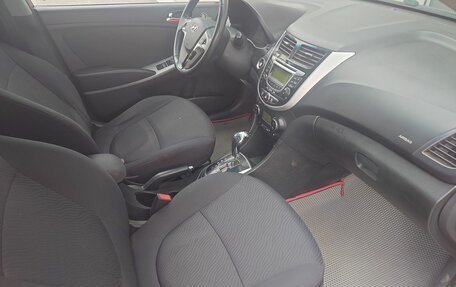 Hyundai Solaris II рестайлинг, 2013 год, 811 000 рублей, 10 фотография