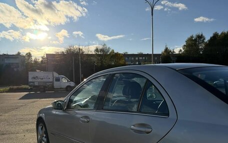Mercedes-Benz C-Класс, 2005 год, 650 000 рублей, 4 фотография