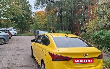 Hyundai Solaris II рестайлинг, 2021 год, 840 000 рублей, 3 фотография