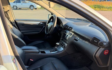 Mercedes-Benz C-Класс, 2005 год, 650 000 рублей, 15 фотография