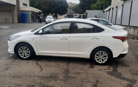 Hyundai Solaris II рестайлинг, 2021 год, 1 520 000 рублей, 8 фотография