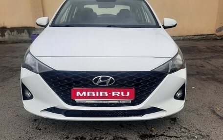 Hyundai Solaris II рестайлинг, 2021 год, 1 520 000 рублей, 2 фотография