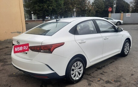 Hyundai Solaris II рестайлинг, 2021 год, 1 520 000 рублей, 5 фотография