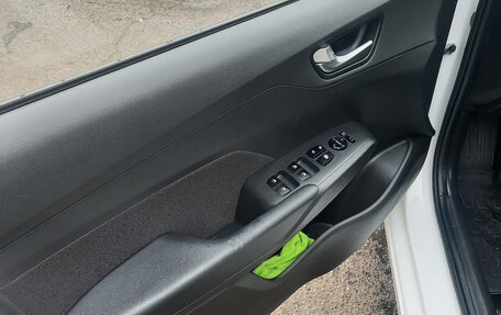 Hyundai Solaris II рестайлинг, 2021 год, 1 520 000 рублей, 10 фотография