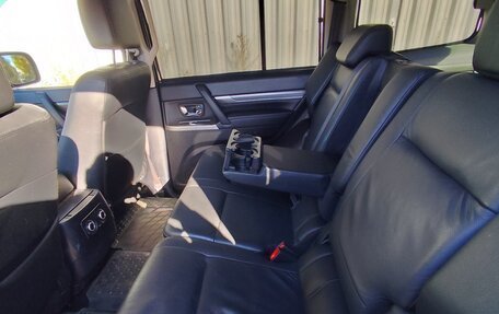 Mitsubishi Pajero IV, 2011 год, 1 700 000 рублей, 11 фотография