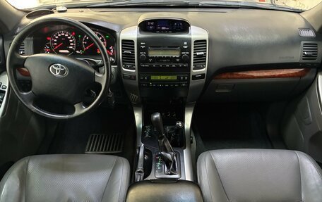 Toyota Land Cruiser Prado 120 рестайлинг, 2006 год, 1 985 000 рублей, 13 фотография