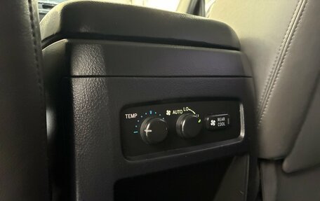 Toyota Land Cruiser Prado 120 рестайлинг, 2006 год, 1 985 000 рублей, 23 фотография