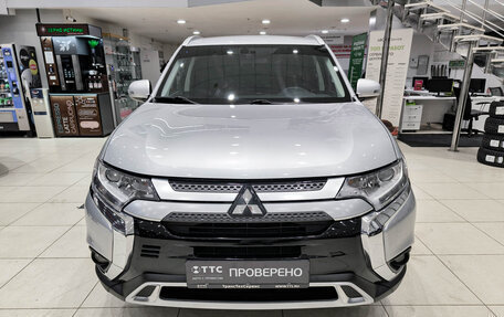 Mitsubishi Outlander III рестайлинг 3, 2021 год, 2 700 000 рублей, 2 фотография