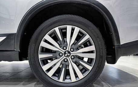 Mitsubishi Outlander III рестайлинг 3, 2021 год, 2 700 000 рублей, 22 фотография