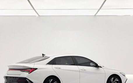 Hyundai Elantra, 2023 год, 1 490 000 рублей, 2 фотография