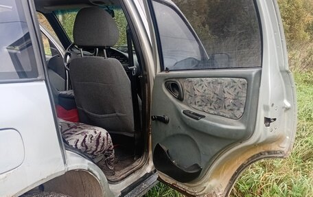 Chevrolet Niva I рестайлинг, 2003 год, 190 000 рублей, 7 фотография