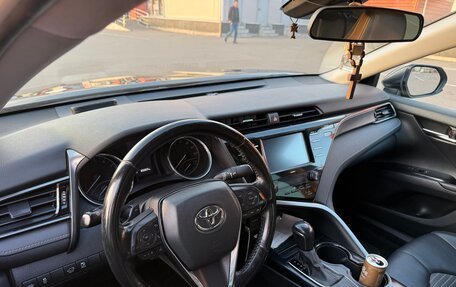 Toyota Camry, 2020 год, 2 050 000 рублей, 3 фотография