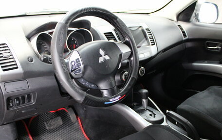 Mitsubishi Outlander III рестайлинг 3, 2008 год, 825 000 рублей, 10 фотография