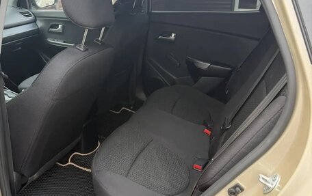 KIA Rio III рестайлинг, 2015 год, 860 000 рублей, 10 фотография