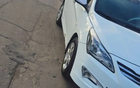 Hyundai Solaris II рестайлинг, 2015 год, 750 000 рублей, 8 фотография