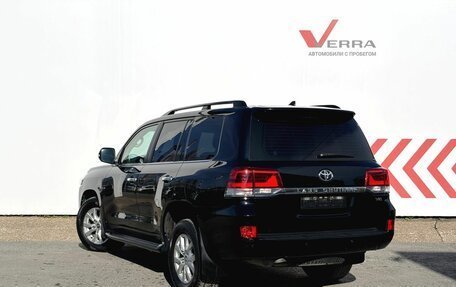 Toyota Land Cruiser 200, 2019 год, 6 650 000 рублей, 3 фотография