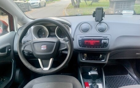 SEAT Ibiza IV рестайлинг 2, 2012 год, 600 000 рублей, 21 фотография
