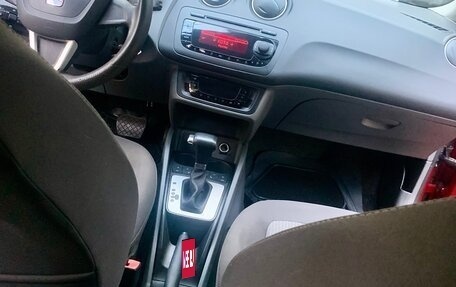SEAT Ibiza IV рестайлинг 2, 2012 год, 600 000 рублей, 24 фотография