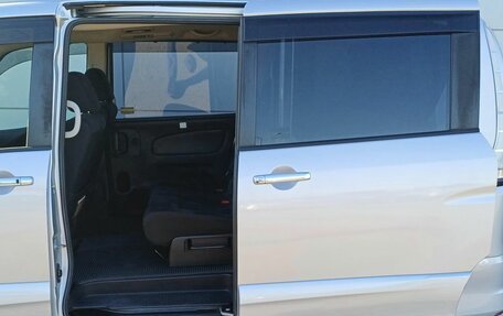 Nissan Serena IV, 2015 год, 1 550 000 рублей, 16 фотография